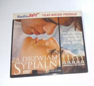 Za drzwiami sypialni
