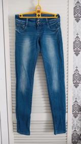 Spodnie jeansowe Jeansy niebieskie rozmiar M